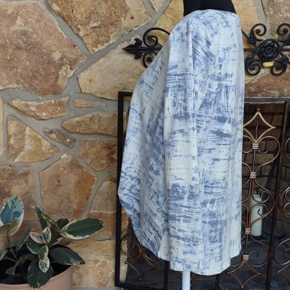 Rose + Olive Long Sleeve Tie Dye Shirt with Bunched Center Waist Size L - Picture 2 of 12